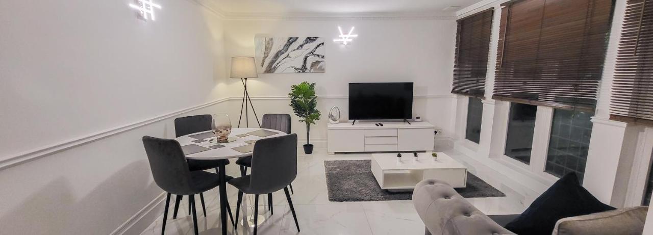 Stunning 2 Bedroom Apartment In Canary Wharf - Morland Apartments Лондон Экстерьер фото