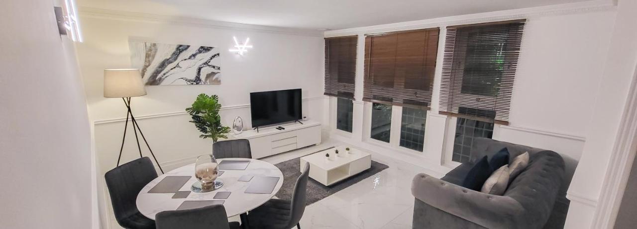 Stunning 2 Bedroom Apartment In Canary Wharf - Morland Apartments Лондон Экстерьер фото