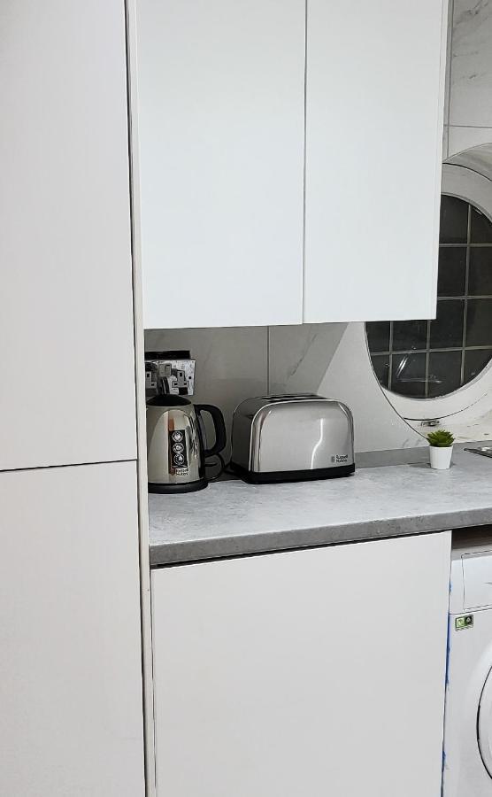 Stunning 2 Bedroom Apartment In Canary Wharf - Morland Apartments Лондон Экстерьер фото
