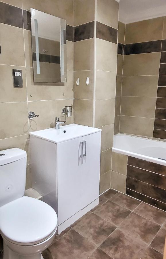 Stunning 2 Bedroom Apartment In Canary Wharf - Morland Apartments Лондон Экстерьер фото