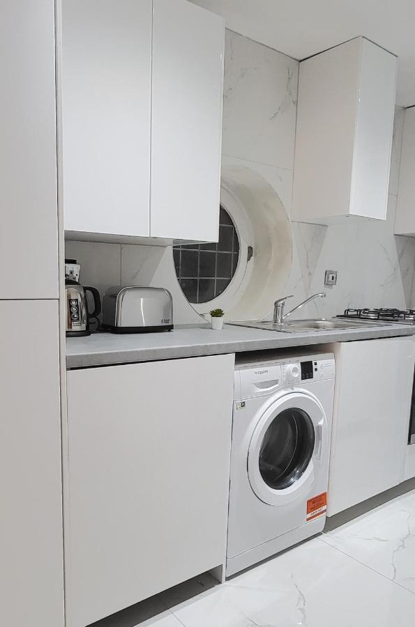 Stunning 2 Bedroom Apartment In Canary Wharf - Morland Apartments Лондон Экстерьер фото